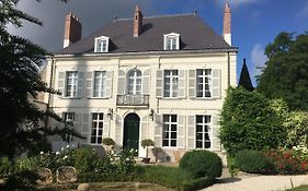Entre Cour Et Jardin